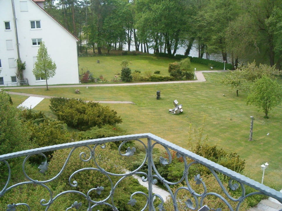 Blick vom Balkon auf Park & See Residenz Seehotel Berlin Brandenburg