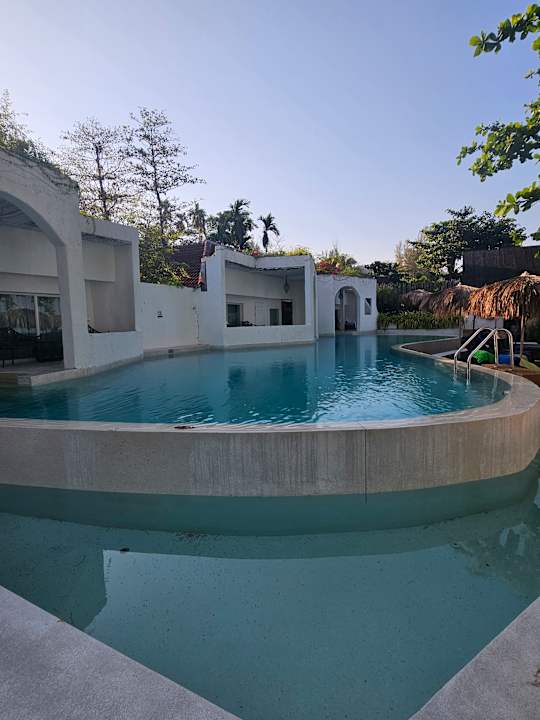 Pool Ocean Breeze Resort