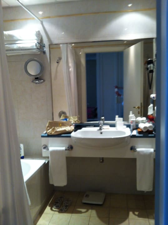 Bad Ledger Plaza N'Djamena