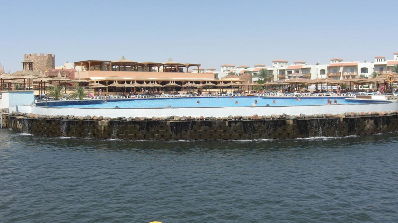 Lagune mit Sunsetbar und Castello Pickalbatros Dana Beach Resort - Hurghada