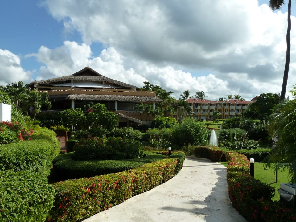 Gartenanlage Hotel Viva Dominicus Palace by Wyndham-All Inclusive Resort