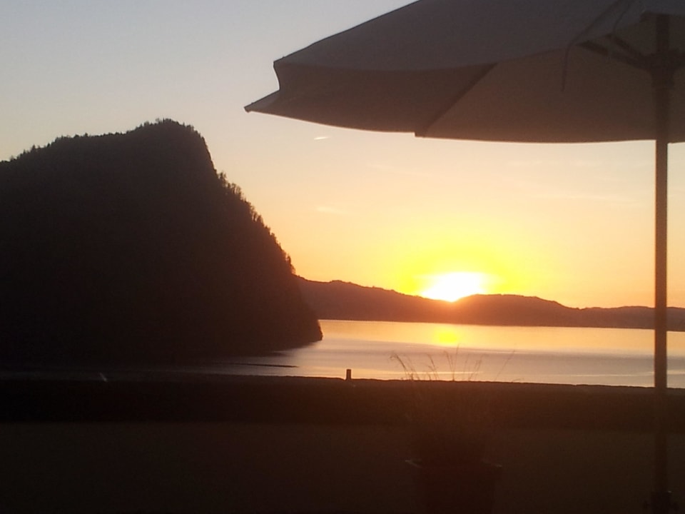 Ein Sunset als PC-Hintergrundbild gefällig? See- und Seminarhotel FloraAlpina