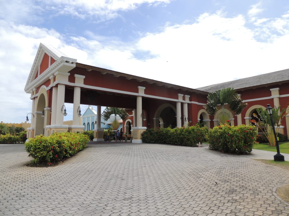 Außenansicht Iberostar Waves Bahia