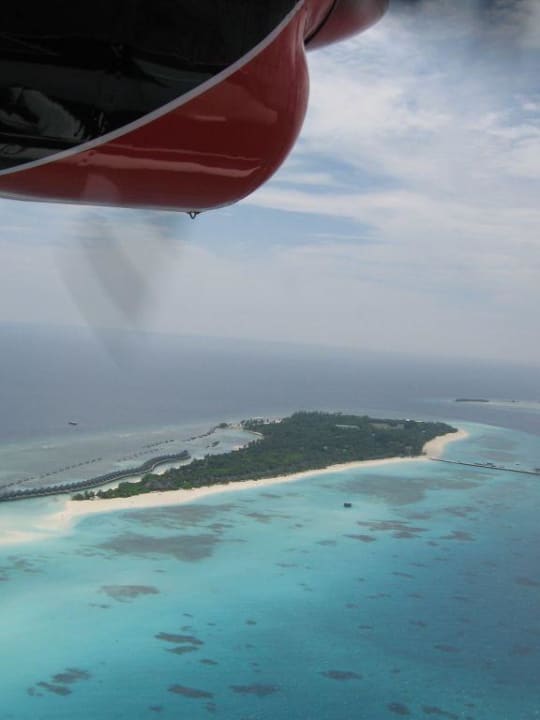 Kuredu Malediven im Landeanflug Kuredu Island Resort & Spa