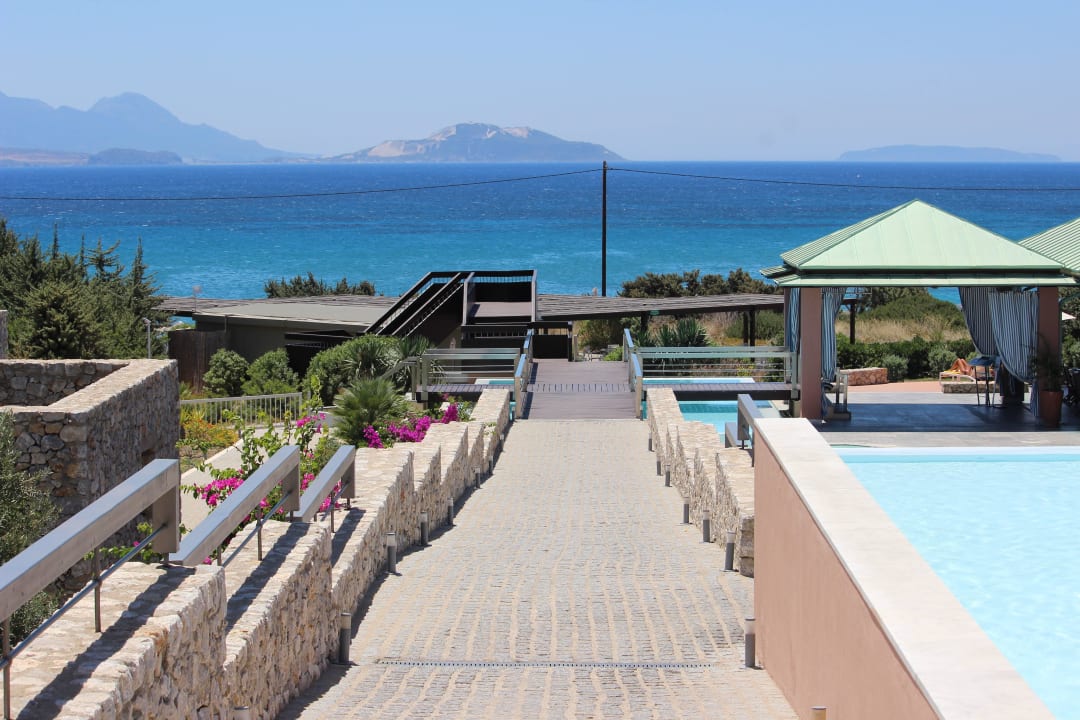 Weg zum Strand/Pool Atlantica Belvedere Resort