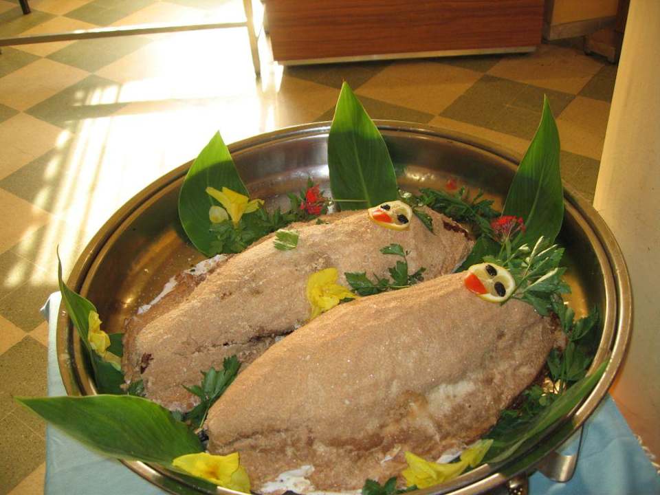 Thunfisch Paniert beim Abendessen Hotel African Queen