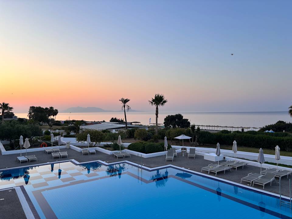 Pool Porto Bello Royal