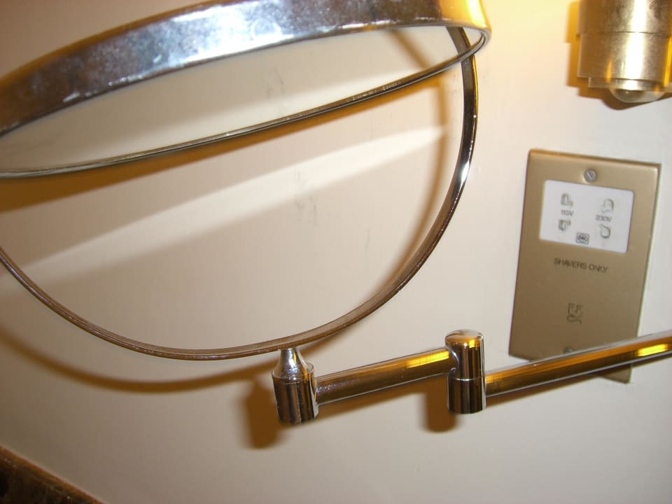 Verrosteter Spiegel / Deluxe Zimmer Le Meridien Ile Maurice