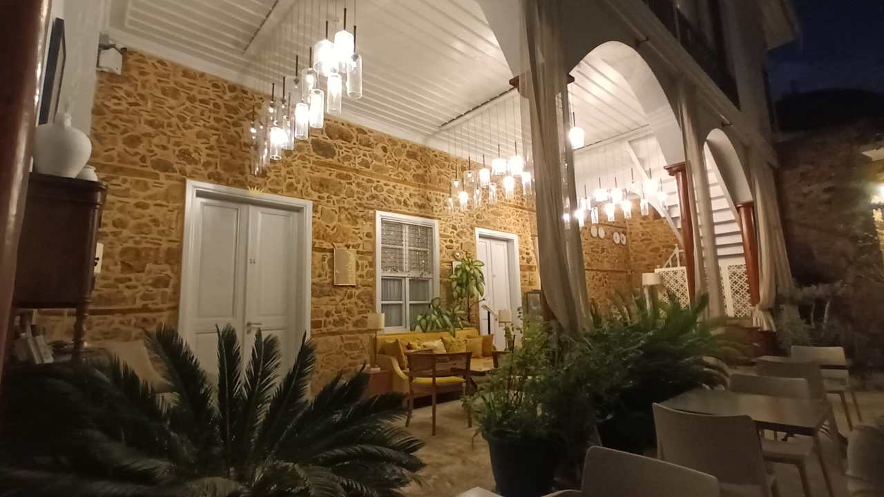 Lobby Delight Deluxe Boutique Hotel