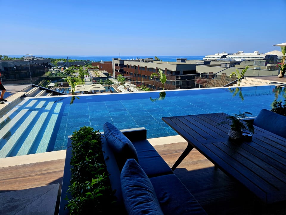 Pool Jacaranda Luxury Resort