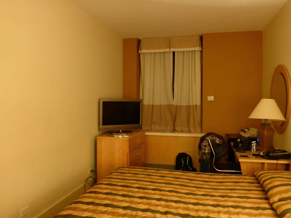 King size bed New York's Hotel Pennsylvania