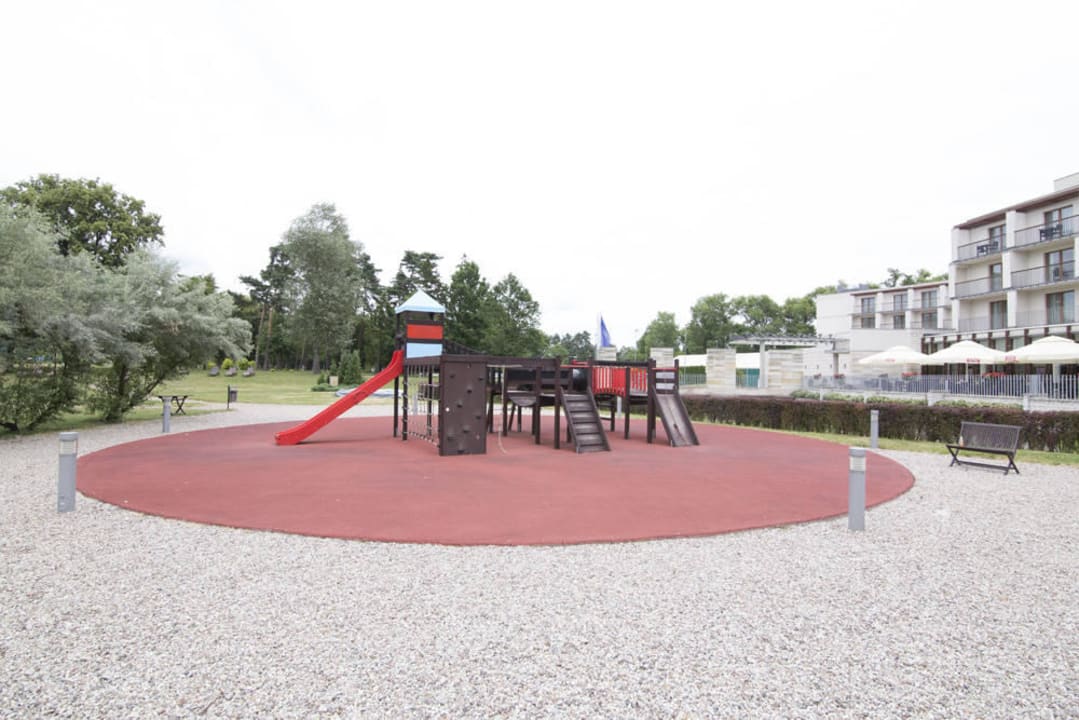 Plac zabaw Holiday Inn Warszawa Józefów