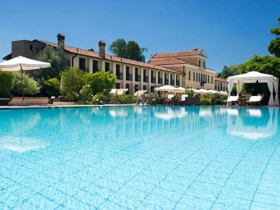 Outdoor Swimming Pool Country Hotel Relais Monaco