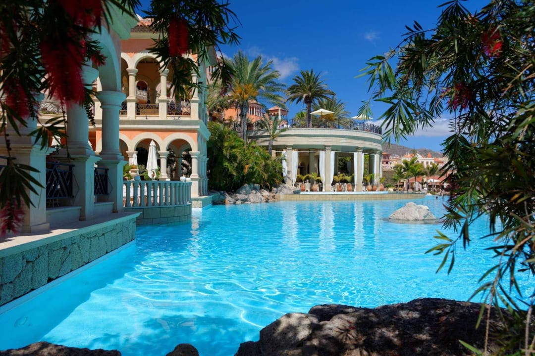 Blick vom Pool auf das Haus JOIA El Mirador by Iberostar