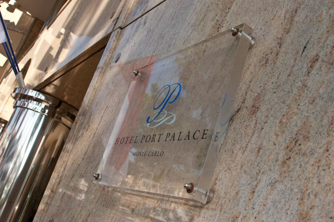 Eingang Hotel Port Palace