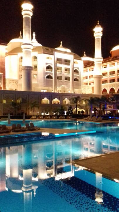 Außenansicht Royal Taj Mahal Hotel