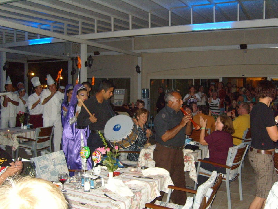 Thema:Türkische Nacht Hotel Süral Resort