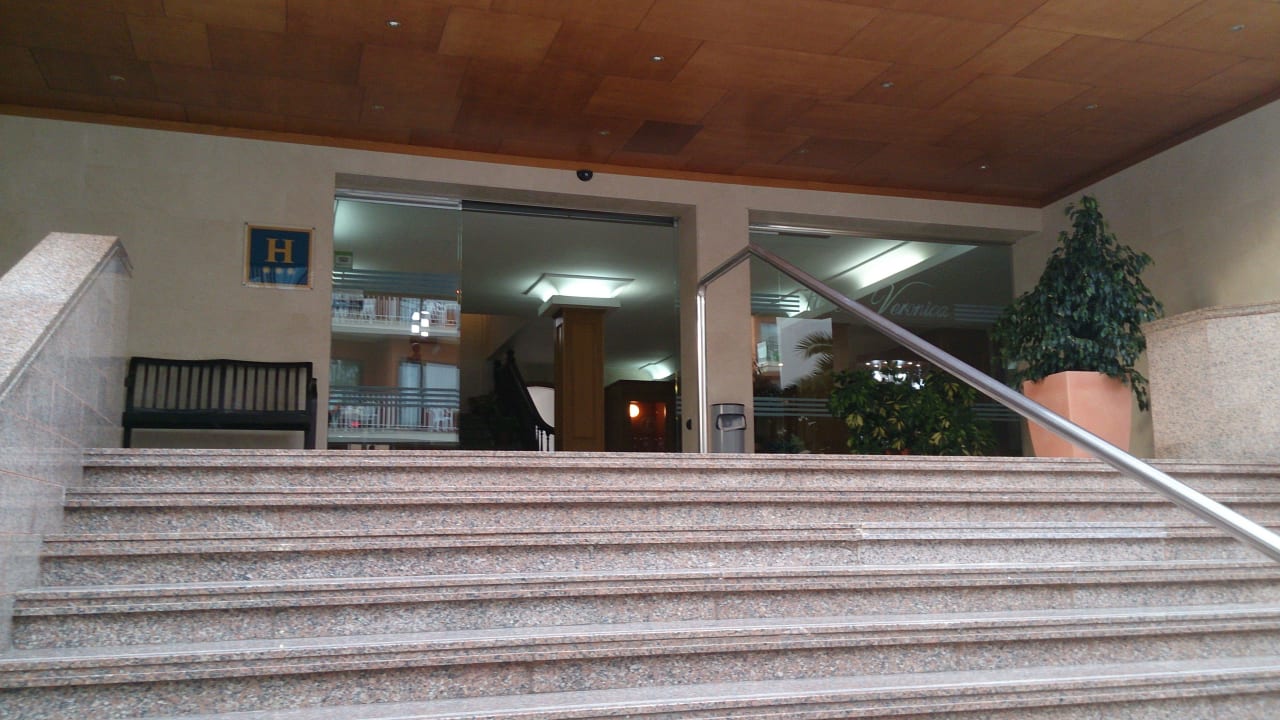 Eingang R2 Veronica Beach Hotel