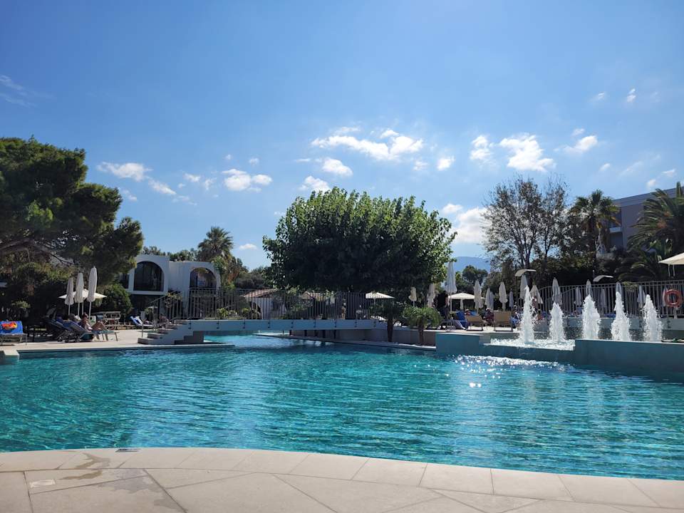 Pool Caravia Beach Hotel