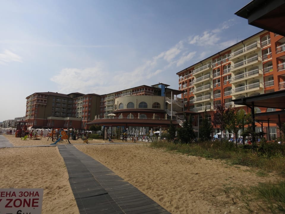 Strandsicht auf das Hotel Sol Luna Bay