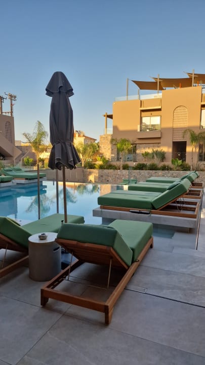 Pool Paralos Venus Suites