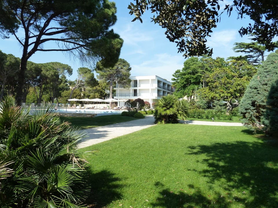 Ansicht vom Parkende Falkensteiner Hotel Adriana