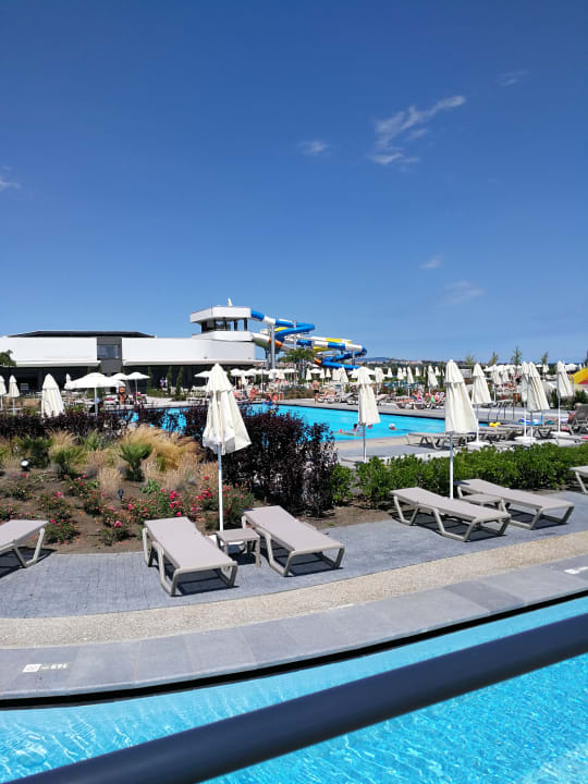 Pool Wave Resort