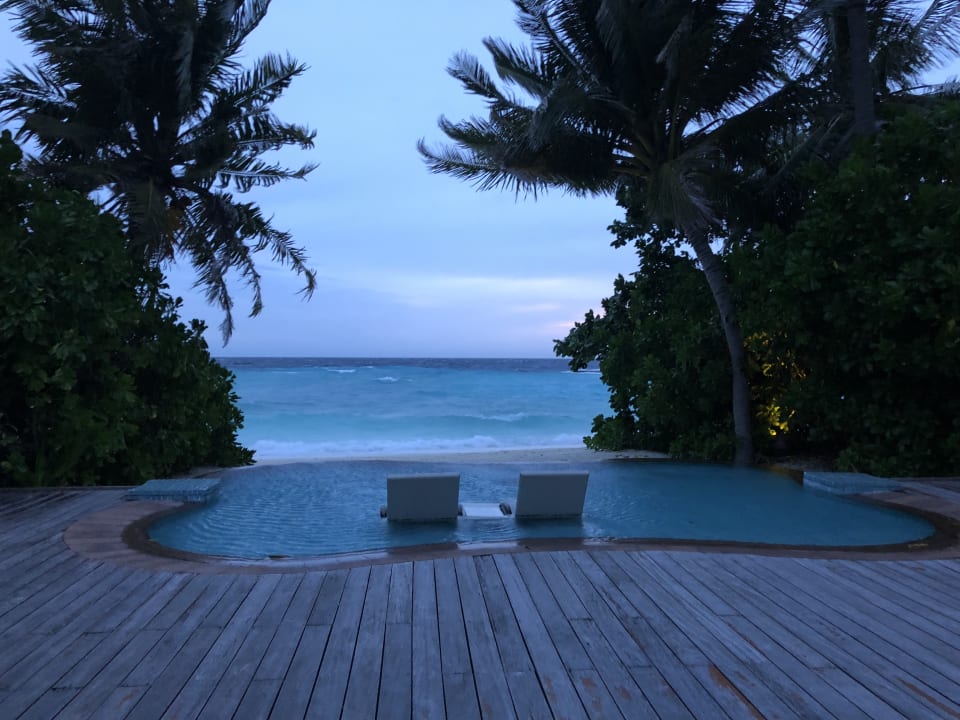 Pool Veligandu Maldives Resort Island