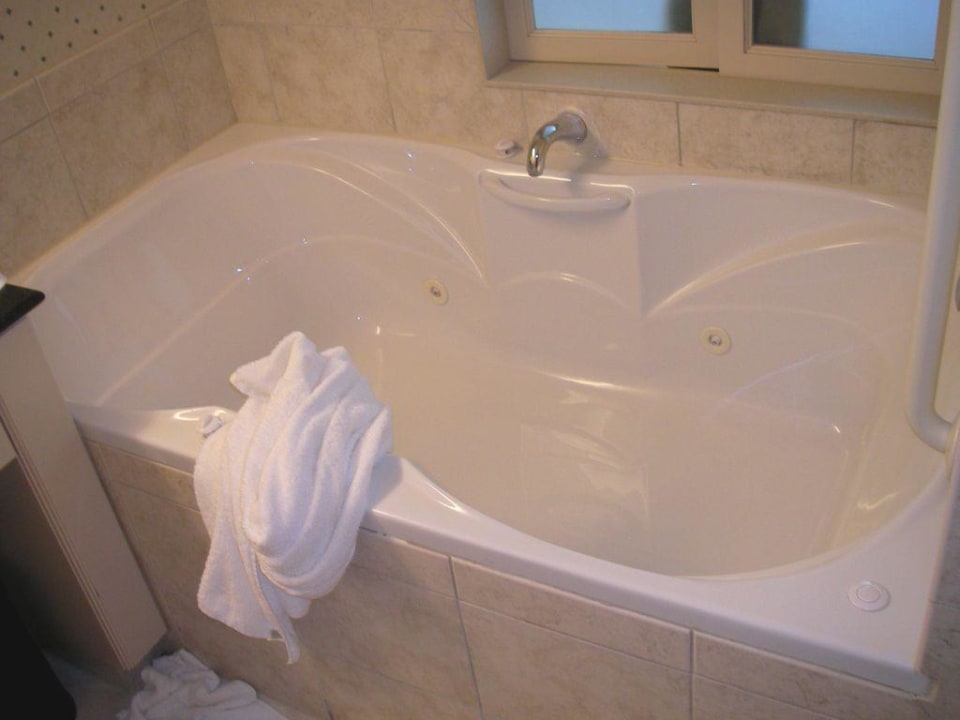 Jacuzzi Embassy Suites Hotel Niagara Falls / Fallsview