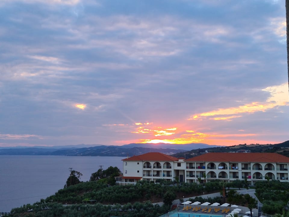 Außenansicht Akrathos Beach Hotel