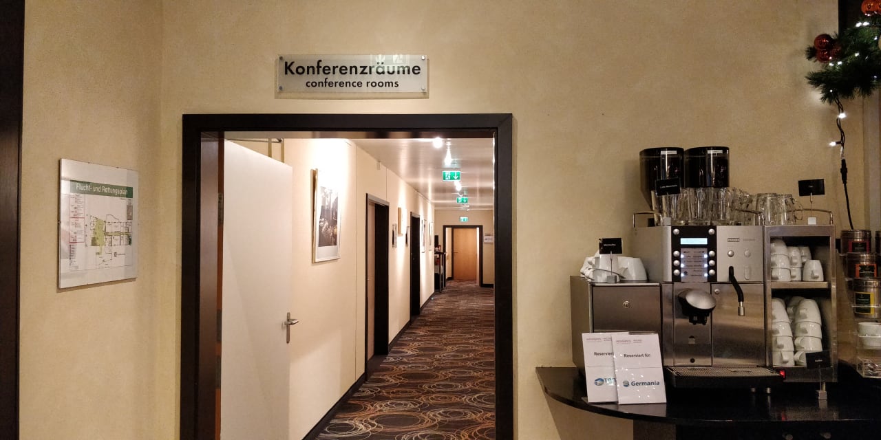 Lobby Mövenpick Hotel Nürnberg Airport