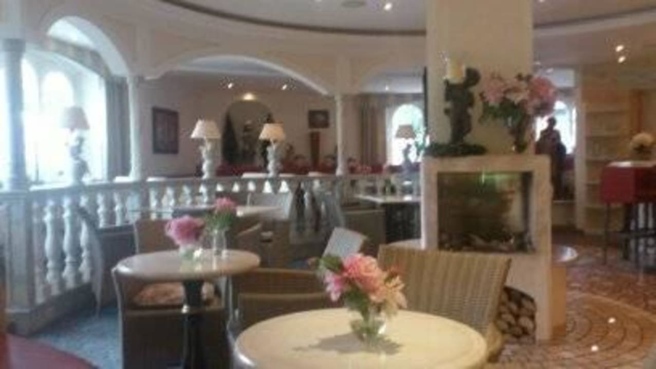 Bar in der Lobby Hotel Moisl