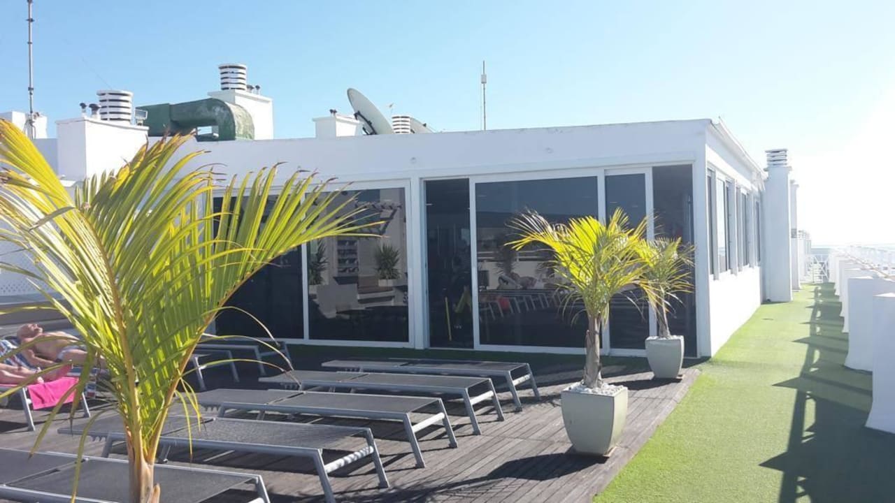 Dachterrasse mit Fittnessraum allsun Hotel Lucana