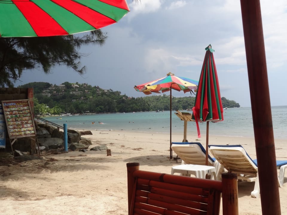 Kleines Restaurant rechts vom Hotel Best Western Premier Bangtao Beach Resort & Spa