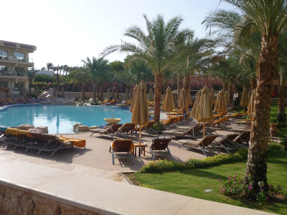 Erste große Poolanlage auf dem Weg zum Meer... Hotel Xperience Sea Breeze Resort
