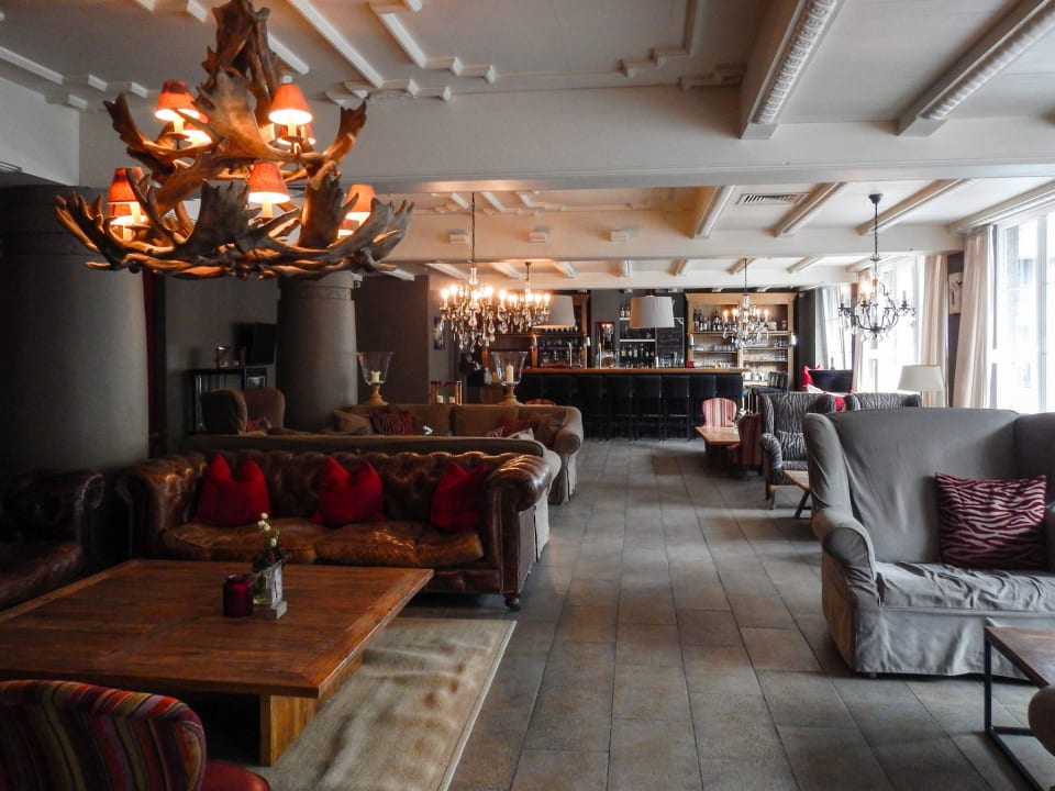 Lobby & Bar Q! Hotel Maria Theresia