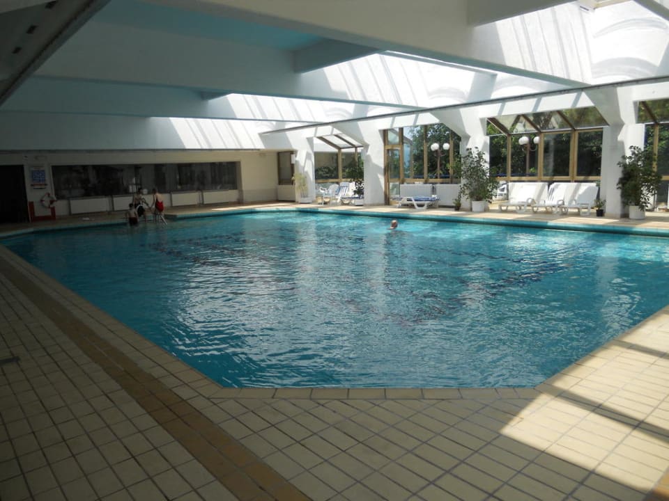 Innenpool Hotel Excelsior - Liburnia