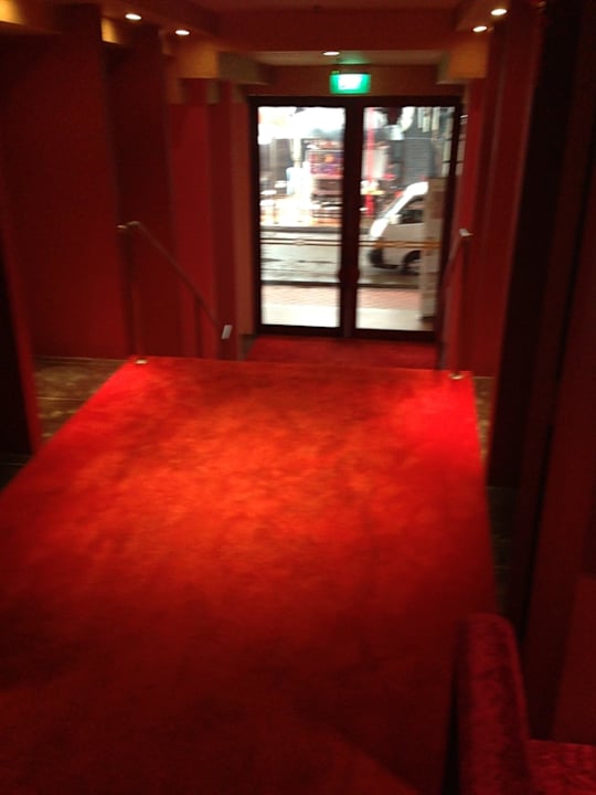 Ausgang  Hotel 1887, The New Opera House