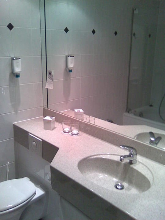 Badezimmer Fletcher Hotel-Restaurant Arnsberg-Sauerland