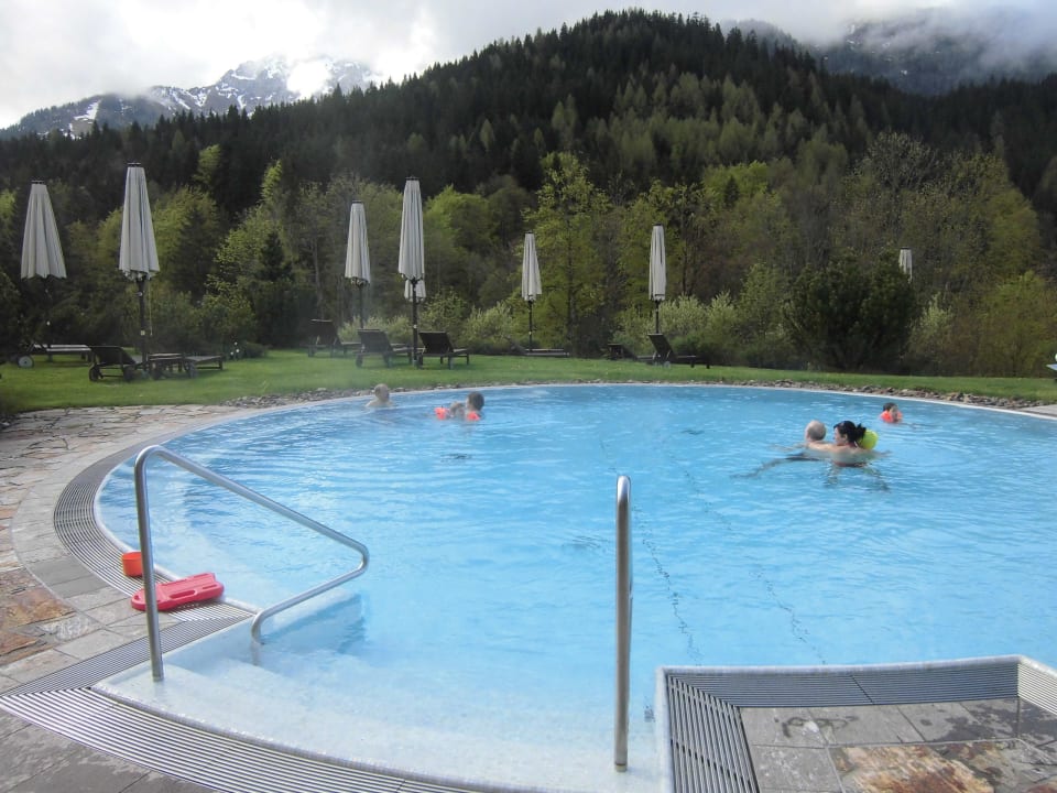 Außenpool Kempinski Hotel Berchtesgaden