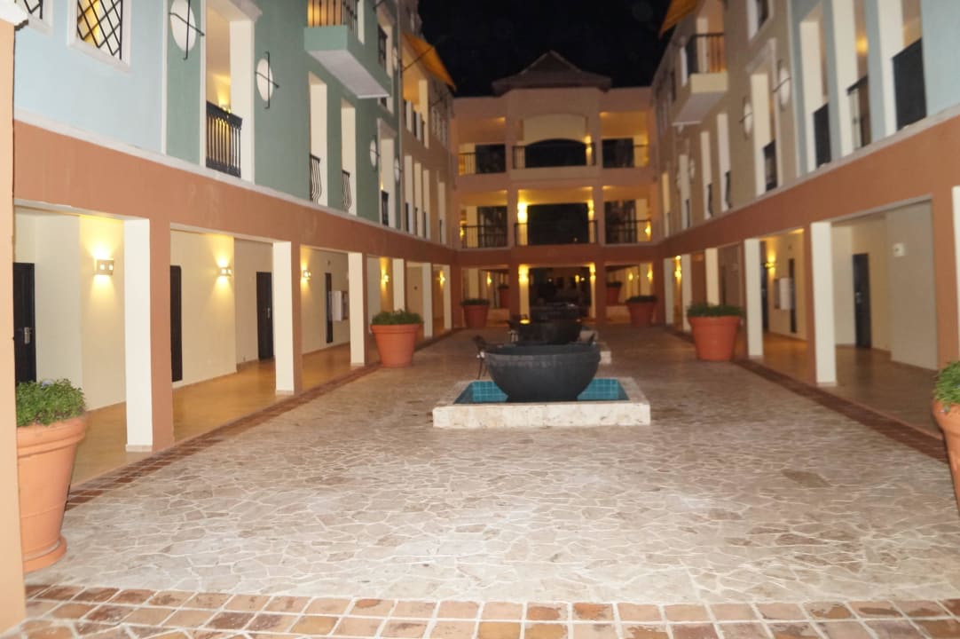 Innenhof Ocean Blue & Sand