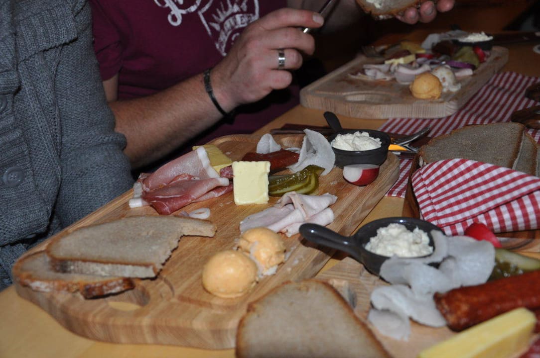 Rustikale Brotmahlzeit Victor's Residenz-Hotel Erfurt