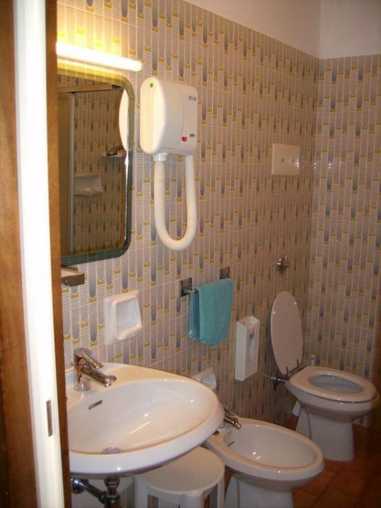Bad Zimmer-Kategorie B Hotel Caravel