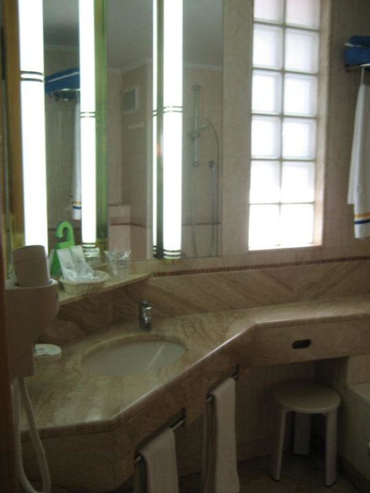Badezimmer Corallium Dunamar by Lopesan Hotels