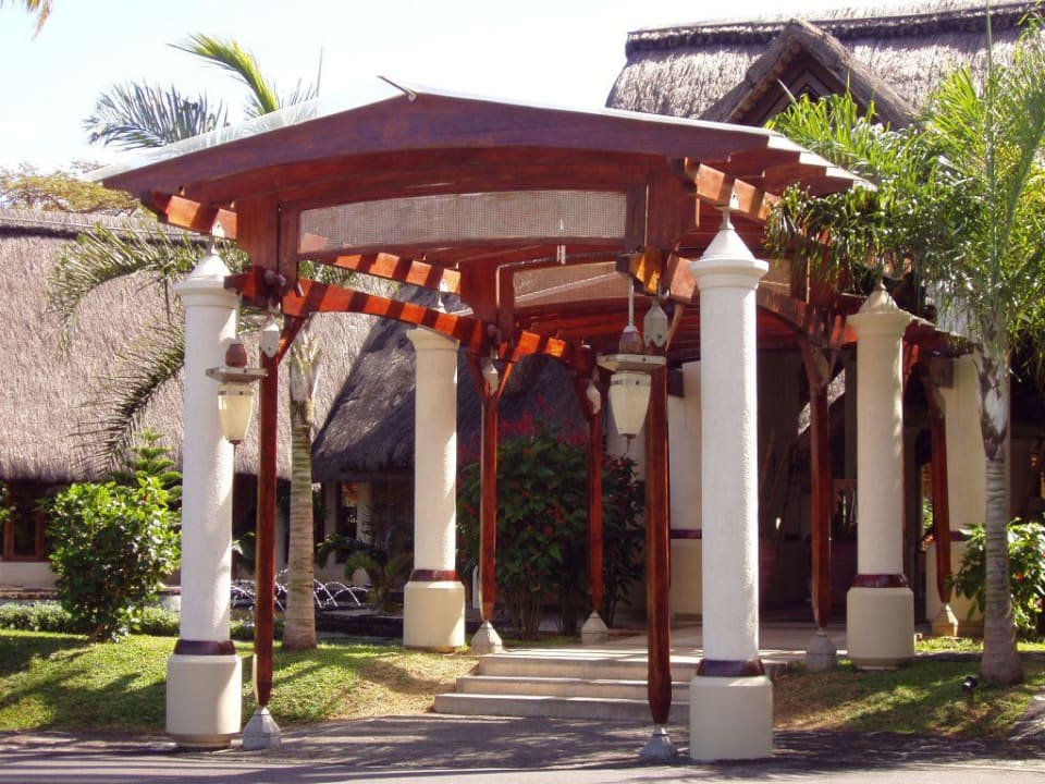 Eingang LUX* Grand Gaube Resort & Villas