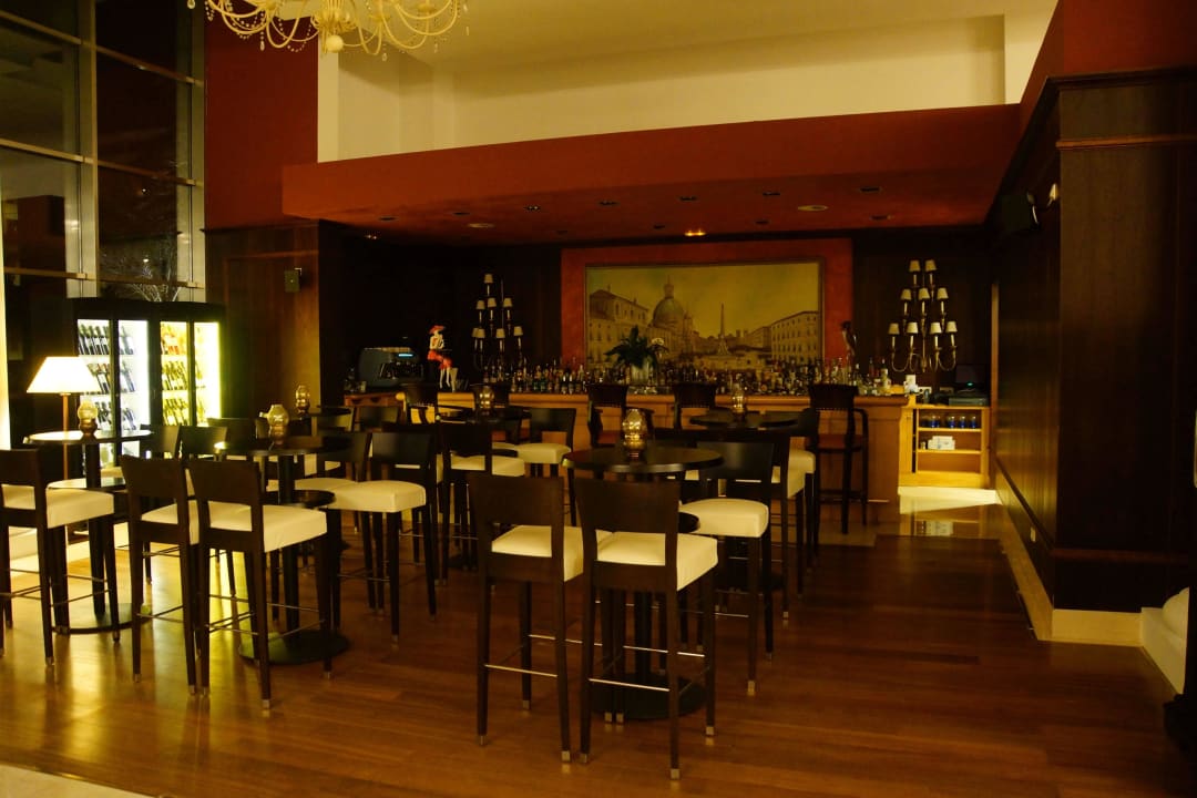 Bar wird eigentlich gar nicht genutzt Grupotel Playa de Palma Suites & Spa