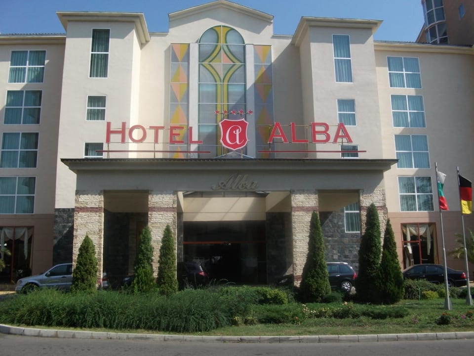 Eingang zum Hotel Alba Alba Sunny Beach