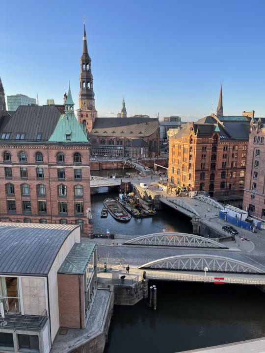 Ausblick AMERON Hamburg Hotel Speicherstadt