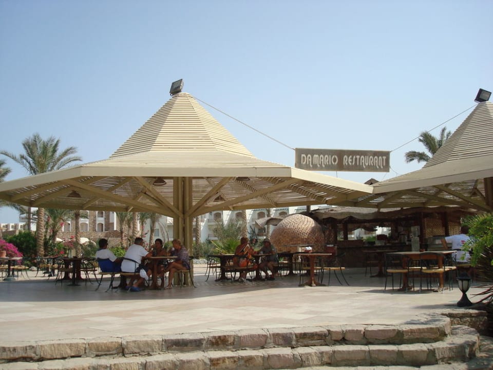 A-la-carte-Da-Mario-Restaurant Brayka Bay Resort