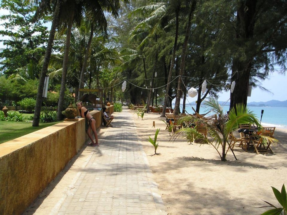 Strandpromenade The Briza Beach Resort Khaolak